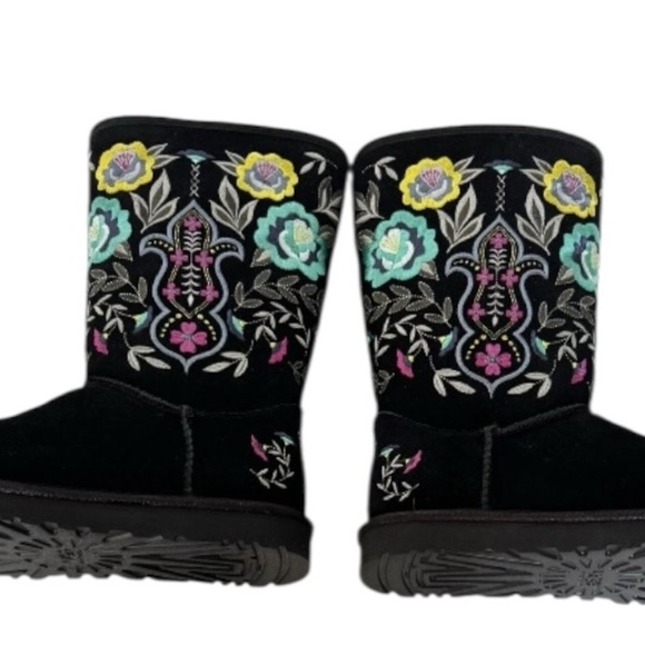 UGG Black Julliet Boots with Floral Embroidery size 7 - Picture 4 of 6
